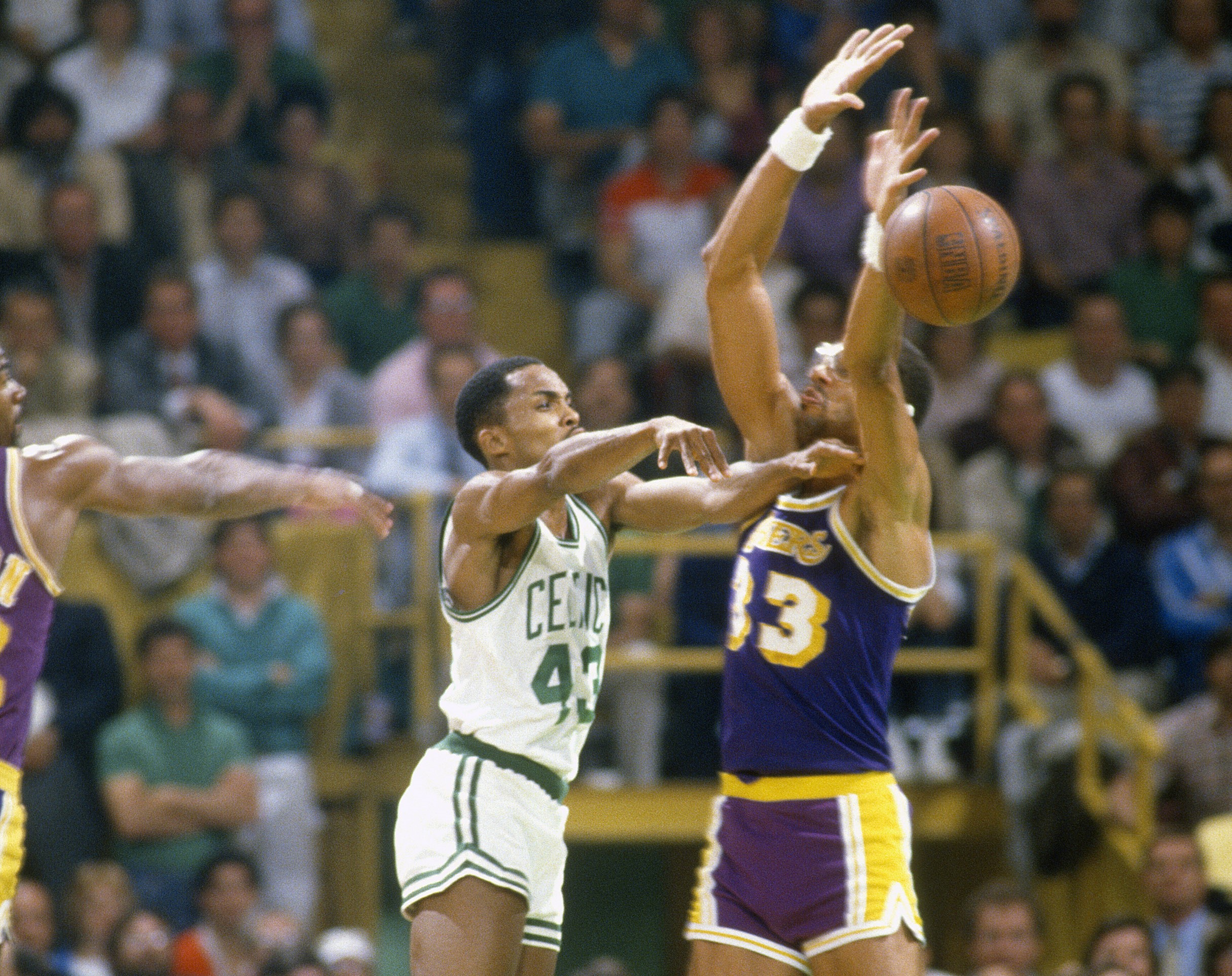 Kareem Abdul-Jabbar 1984 NBA Finals Los Angeles Lakers Game Worn