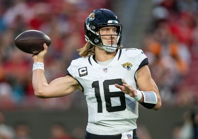 Jacksonville Jaguars, QB Trevor Lawrence Agree to Five-Year, $275M Contract Deal
