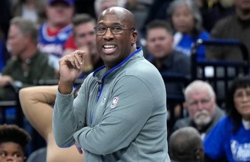 Sacramento Kings Coach Mike Brown Signs Three-Year, $30M Contract Extension