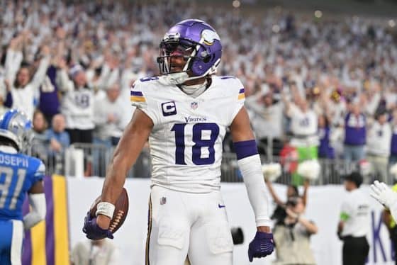 Minnesota Vikings wide receiver Justin Jefferson (18).