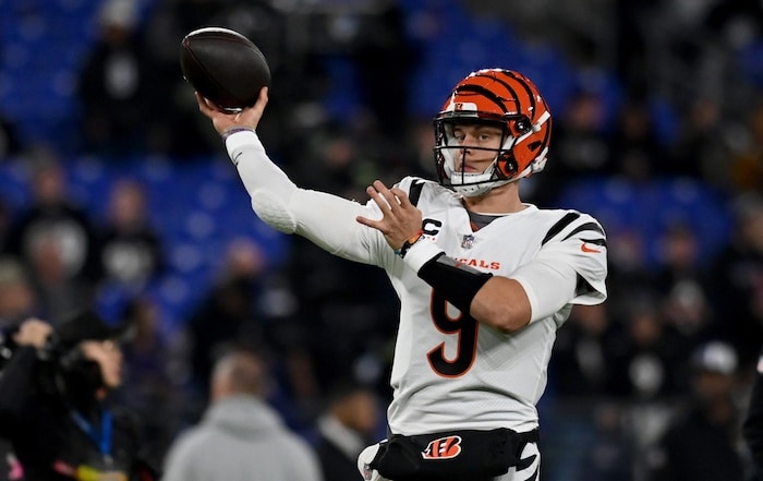 Cincinnati Bengals quarterback Joe Burrow (9) warms up before a game