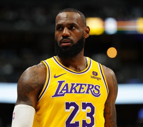 LeBron James Signs Two-Year, $104M Contract Extension With Los Angeles Lakers
