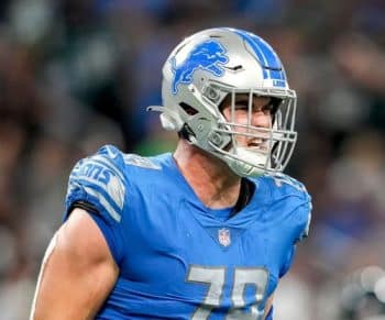 Detroit Lions DE John Cominsky Suffers Torn MCL, May Return For Playoffs