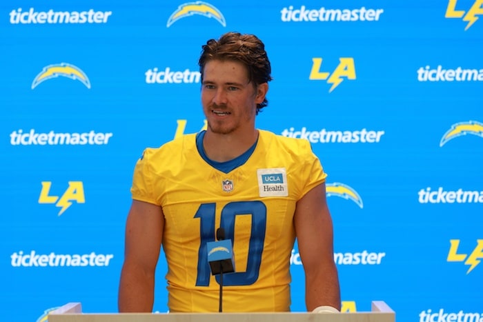 Los Angeles Chargers quarterback Justin Herbert (10).