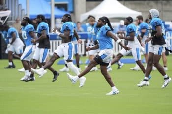 carolinapanthes minicamp shot stretching (1)