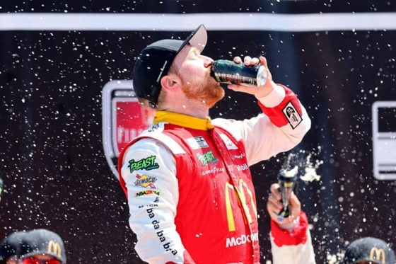 tyler reddick refreshing drink series leader (1)