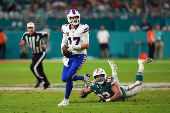 Buffalo Bills quarterback Josh Allen (17) scrambles away from Miami Dolphins.