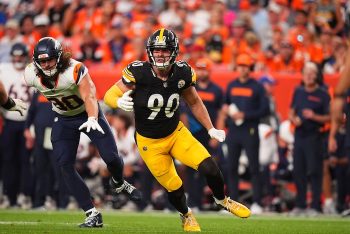 Pittsburgh Steelers linebacker T.J. Watt (90).