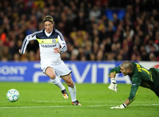 Chelsea Ace Fernando Torres Against Barcelona Goalkeeper Victor Valdes