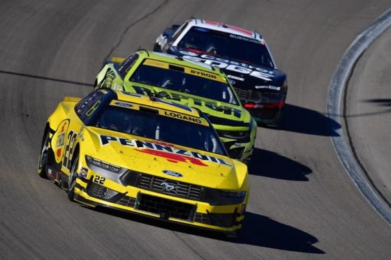 cup joey logano racing at lv for w2in (1)