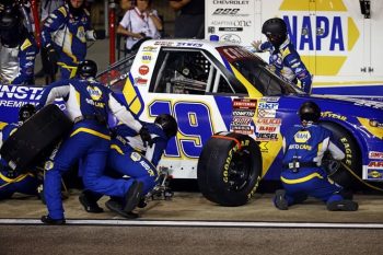 truck christian eckes pit stop (1)