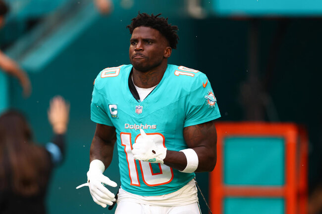 Tyreek Hill Clarifies ‘I’m Leaving’ Remark to Dolphins as Motivational Push, but it making fans happy. nhathung